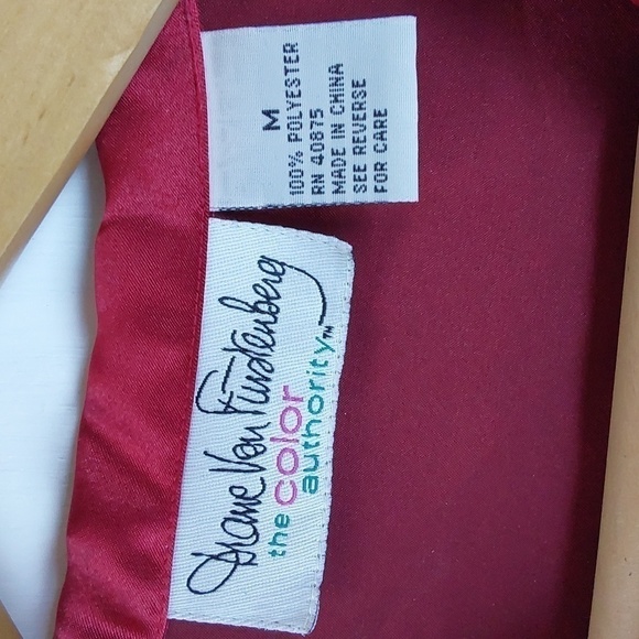 Diane Von Furstenberg Womens Red Satin Sleep Shirt Pajama Soft silky Sz.M - Picture 4 of 8